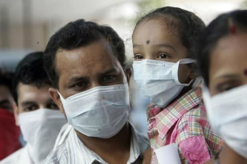 •দীর্ঘদিন ধরে বাচ্চারা রয়েছে ঘরে৷ মোটের উপর গৃহবন্দি৷ বাড়ি থেকেই অনলাইন ক্লাসে অভ্যস্ত হয়ে পড়েছে তারা৷ বাইয়ে গিয়ে খেলারও উপায় নেই৷ এই ক্ষেত্রে অধিকাংশ বাচ্চারই বয়সের তুলনায় বেড়েছে ওজন৷ যা চিন্তা বাড়াচ্ছে চিকিৎসকদের৷ কারণ ওবিসিটি বা স্থুলতার কারণে নানা রোগ বাসা বাঁধে শরীরে৷ 