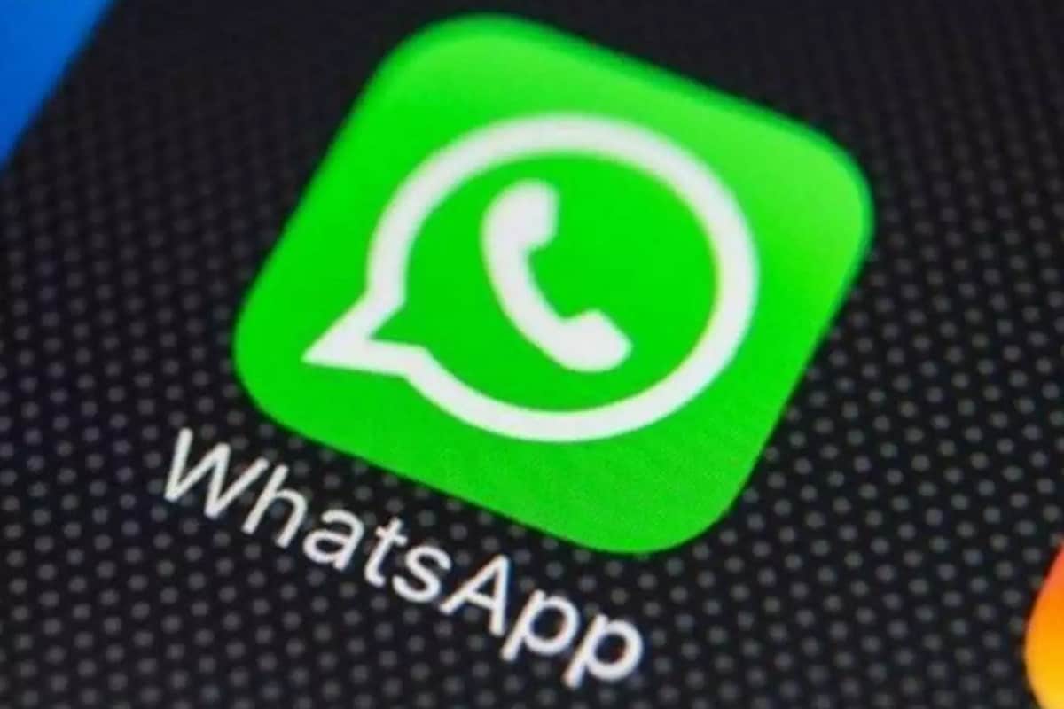 গত জানুয়ারি মাসে WhatsApp তাই ইউজারদের নতুন Privacy Policy নিয়ে আসার কথা বলে একটি করে পপ-আপ পাঠায়। ইতিমধ্যে Instagram, Facebook Messenger-এর মতো অ্যাপ্লিকেশনগুলি Facebook-এর সঙ্গে মিলিত হয়েছে। এই সিদ্ধান্তের পরই নড়েচড়ে বসেন WhatsApp ইউজাররা। ফলে WhatsApp-এর নতুন Privacy Policy নিয়ে বেশ জল ঘোলা হয়। গত জানুয়ারি মাসে WhatsApp তাই ইউজারদের নতুন Privacy Policy নিয়ে আসার কথা বলে একটি করে পপ-আপ পাঠায়। ইতিমধ্যে Instagram, Facebook Messenger-এর মতো অ্যাপ্লিকেশনগুলি Facebook-এর সঙ্গে মিলিত হয়েছে। এই সিদ্ধান্তের পরই নড়েচড়ে বসেন WhatsApp ইউজাররা। ফলে WhatsApp-এর নতুন Privacy Policy নিয়ে বেশ জল ঘোলা হয়।