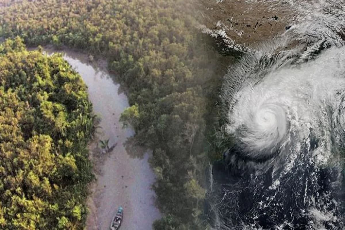 প্রাথমিক ভাবে আশঙ্কা করা হচ্ছে, ঘূর্ণিঝড়ে দুই ২৪ পরগনা এবং পূর্ব মেদিনীপুরে ক্ষয়ক্ষতি বেশি হবে। তাই ওই সব জেলায় বিশেষ প্রস্তুতি চালিয়েছে প্রশাসন। দফায় দফায় বৈঠকও হয়েছে। দুর্বল নদীবাঁধের মেরামতি চলছে। তৈরি রাখা হয়েছে সাইক্লোন শেল্টার ও স্কুল। প্রাথমিক ভাবে আশঙ্কা করা হচ্ছে, ঘূর্ণিঝড়ে দুই ২৪ পরগনা এবং পূর্ব মেদিনীপুরে ক্ষয়ক্ষতি বেশি হবে। তাই ওই সব জেলায় বিশেষ প্রস্তুতি চালিয়েছে প্রশাসন। দফায় দফায় বৈঠকও হয়েছে। দুর্বল নদীবাঁধের মেরামতি চলছে। তৈরি রাখা হয়েছে সাইক্লোন শেল্টার ও স্কুল।