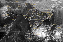 বাংলা-ওড়িশা উপকূলে আছড়ে পড়তে পারে 'যশ', কী বলছে হাওয়া অফিস? দেখুন ভিডিও... বাংলা-ওড়িশা উপকূলে আছড়ে পড়তে পারে 'যশ', কী বলছে হাওয়া অফিস? দেখুন ভিডিও...
