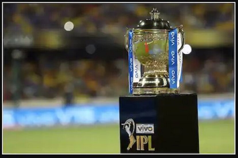 এই খবর সামনে আসে যখন Fairfax খবর প্রকাশ করে কেকেআরের (Kolkata Knight Riders) একাধিক ক্রিকেটার ও সদস্য নিজেদের আইসোলেট করে রেখেছেন তাঁর প্রত্যেকেই অসুস্থ৷ তবে তাঁদের রোগটা কোভিড ১৯ (COVID-19) কিনা তা জানা যায়নি৷