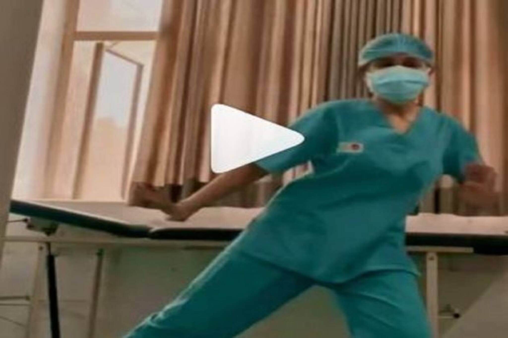Viral Video: ICU ডিউটি সেরে খুব কষ্ট হয়, নেচে ক্লান্তি দূর করছি! চিকিৎসকের নাচ ভাইরাল