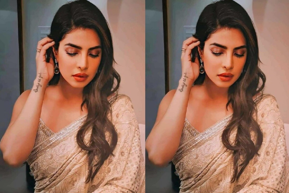 করোনার দ্বিতীয় স্রোতে ভারতের পাশে দাঁড়াবার জন্য বারেবারে আবেদন জানিয়েছেন এই হলিউড তারকা ৷ বর্তমানে প্রিয়াঙ্কা হলিউডের বিভিন্ন প্রজেক্টে ব্যস্ত আছেন ৷ ছবি সৌজন্যে ইনস্টাগ্রাম ৷ করোনার দ্বিতীয় স্রোতে ভারতের পাশে দাঁড়াবার জন্য বারেবারে আবেদন জানিয়েছেন এই হলিউড তারকা ৷ বর্তমানে প্রিয়াঙ্কা হলিউডের বিভিন্ন প্রজেক্টে ব্যস্ত আছেন ৷ ছবি সৌজন্যে ইনস্টাগ্রাম ৷