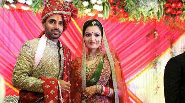 ভুবনেশ্বর কুমার (Bhuvneshwar Kumar) ও নুপূর নাগর (Nupur Nagar) বিয়ে করেন ২০১৭ সালে৷ (Twitter) ভুবনেশ্বর কুমার (Bhuvneshwar Kumar) ও নুপূর নাগর (Nupur Nagar) বিয়ে করেন ২০১৭ সালে৷ (Twitter)