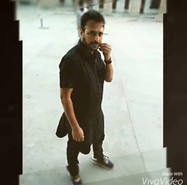 ১৫ টি কেসে মোস্ট ওয়ান্টেড জয়পাল। ডাকাতি, খুন ইত্যাদি নানা অভিযোগে লুধিয়ানা চণ্ডীগড়ের জেলে জয়পালের আসা যাওয়া লেগেই ছিল। চণ্ডীগড়ের জেলে তার পরিচয় যশবিন্দর সিং রকির সঙ্গে। এই সখ্য থেকেই অপরাধে হাত পাকানো।