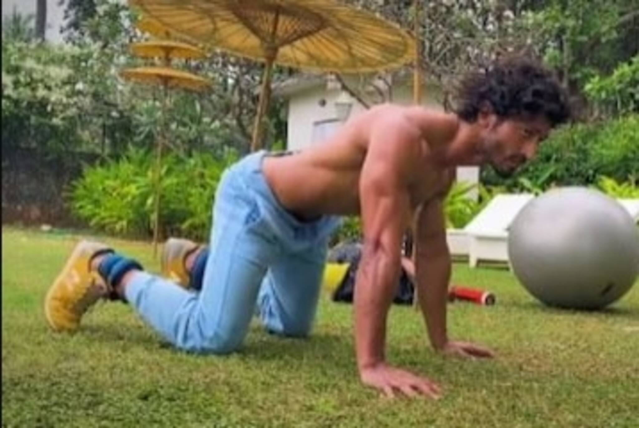 যৌনজীবন সক্রিয় রাখবেন কী ভাবে? ভিডিওয় দেখালেন বিদ্যুৎ জামওয়াল