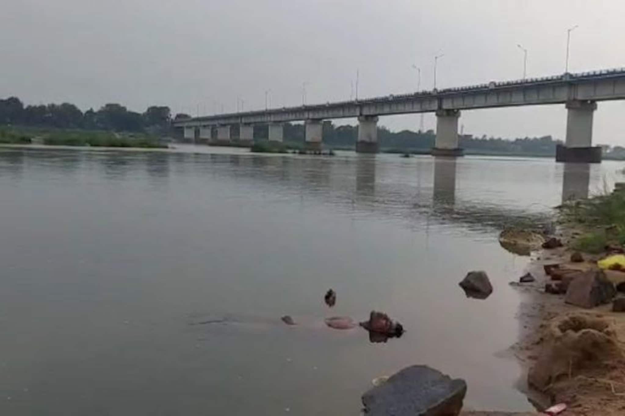 পুলিশ দেখেই ছুট 'মৃতদেহে'র, তাজ্জব সকলেই !