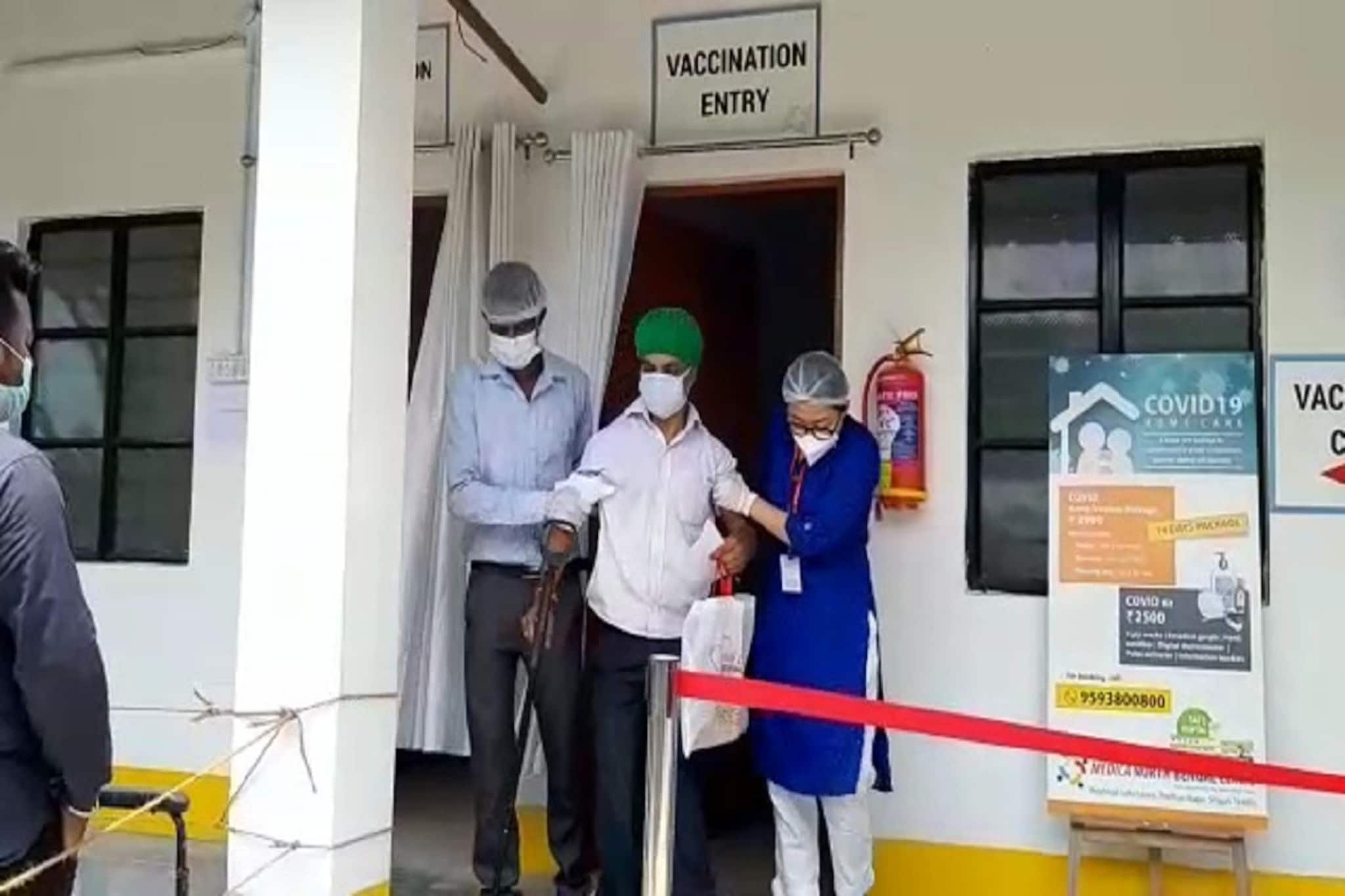 বিশেষভাবে সক্ষম মানুষগুলির পাশে ‘ওরা’, সংস্থার হাত ধরে মিলল টীকাকরণের সুবিধা