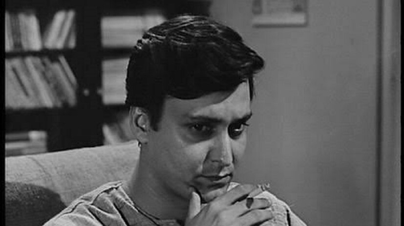কিছু মানুষের মধ্যেই থাকে। এবং তাঁদের মধ্যে একজন হলেন গিয়ে এই কৌশিকবাবু। এক বাবা-মা তাঁদের ছোট্ট মেয়েকে একটি বাংলা সিনেমা দেখানোর প্রবল চেষ্টা করে যাচ্ছেন। কিন্তু সেই ছোট্ট মেয়েটি কিছুতেই বাংলা সিনেমা দেখবে না। হিন্দি বা ইংরেজি সিনেমা দেখবে। কৌশিকবাবু সেই ছোট্ট মেয়েটির কাছে গিয়ে তাকে জিজ্ঞেস করল যে, সে কেন বাংলা সিনেমা দেখতে চাইছে না। মেয়েটি বলে যে, বাংলা সিনেমা দেখেছে শুনলে পরদিন ওর স্কুলের বন্ধুরা ওকে ক্ষ্যাপাবে।