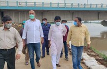 হাওড়া গ্রামীণ এলাকায় বন্যা মোকাবিলায় একযোগে জেলার তিন বিধায়ক হাওড়া গ্রামীণ এলাকায় বন্যা মোকাবিলায় একযোগে জেলার তিন বিধায়ক