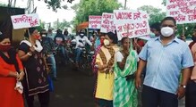 শ্মশানপাড়ে বসবাস, চোখ রাঙাচ্ছে করোনাতঙ্ক, চায় ভ্যাকসিন শ্মশানপাড়ে বসবাস, চোখ রাঙাচ্ছে করোনাতঙ্ক, চায় ভ্যাকসিন