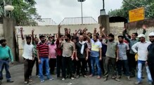 চিন্তায় দিশেহারা শিল্পাঞ্চলের শ্রমিক মহল চিন্তায় দিশেহারা শিল্পাঞ্চলের শ্রমিক মহল