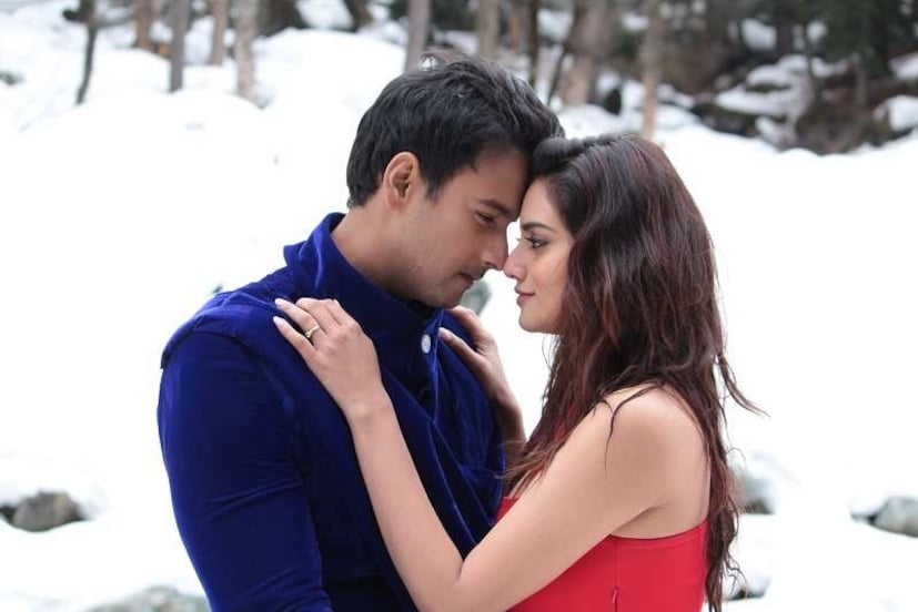 • ডিসেম্বরে আজমীর ট্রিপেও গিযেছিলেন দু’জন । এ ছাড়া মাঝেমধ্যেই তাঁদের একত্রে পার্টি করার ছবি বা ডিনার ডেটের ছবি ভেসে ওঠে সোশ্যাল মিডিয়ায় । বর্তমানে নাকি একই সঙ্গে থাকছেন ‘যশরত’ ।