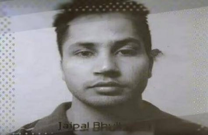 পাঞ্জাবে ৫ পুলিশ কর্মীকে খুন করে গা ঢাকা দেয় ভুল্লার। ২০১৬ সাল থেকে পালিয়ে বেড়াচ্ছে সে। পাঞ্জাব পুলিশ তার মাথার দাম ধার্য করেছিল ১০ লক্ষ টাকা । এ বছর মে মাসে লুধিয়ানার দুই পুলিশ কর্মীকে খুন করে সে।