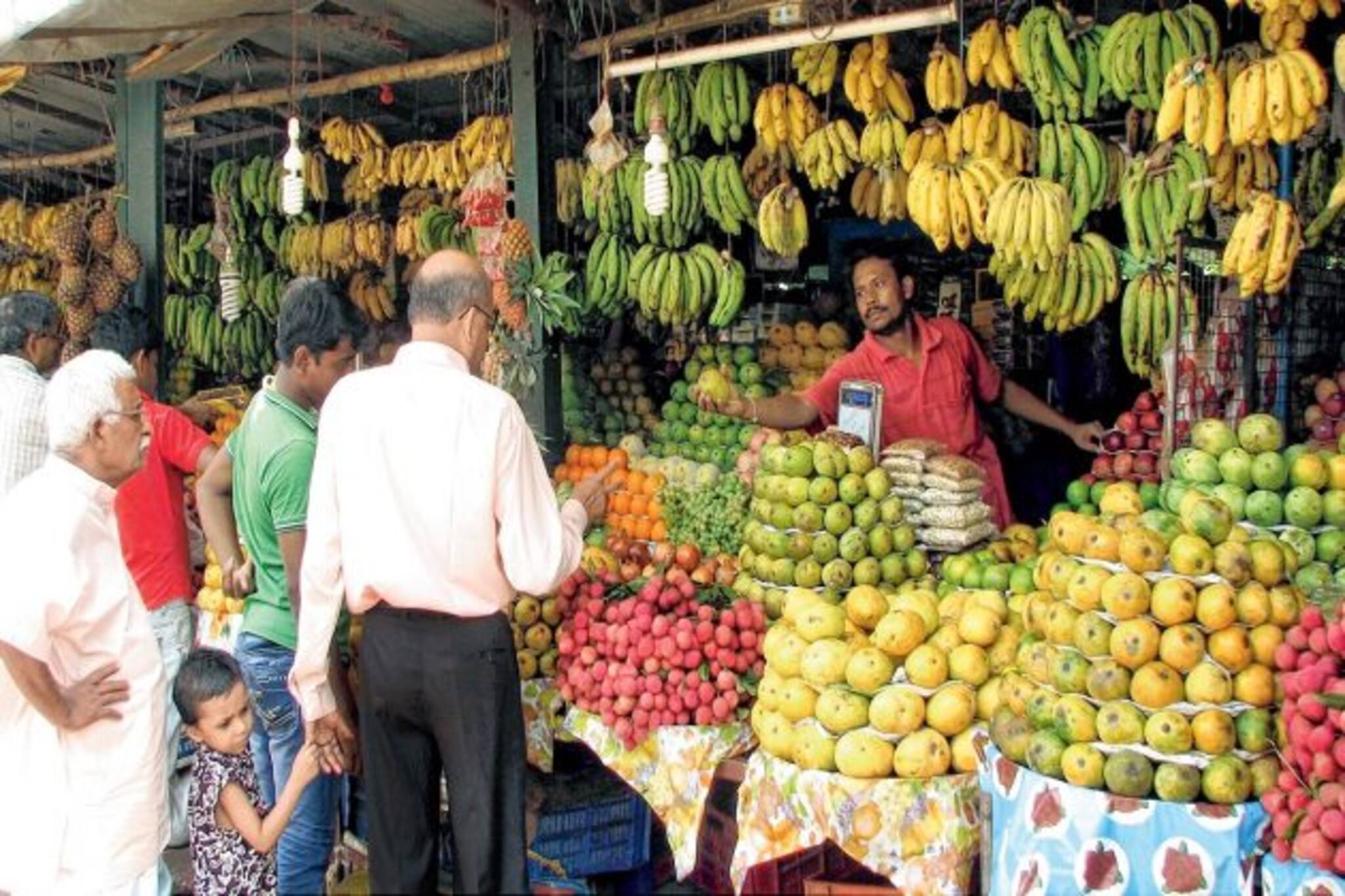 জামাইষষ্ঠী উপলক্ষে হাওড়ায় অগ্নিমূল্য বাজার দর, মাথায় হাত মধ্যবিত্তের!