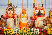 কুয়ো থেকে তোলা ১০৮টি সোনার কলসের জলে স্নানযাত্রা শুরু হয় পুরীর জগন্নাথদেবের