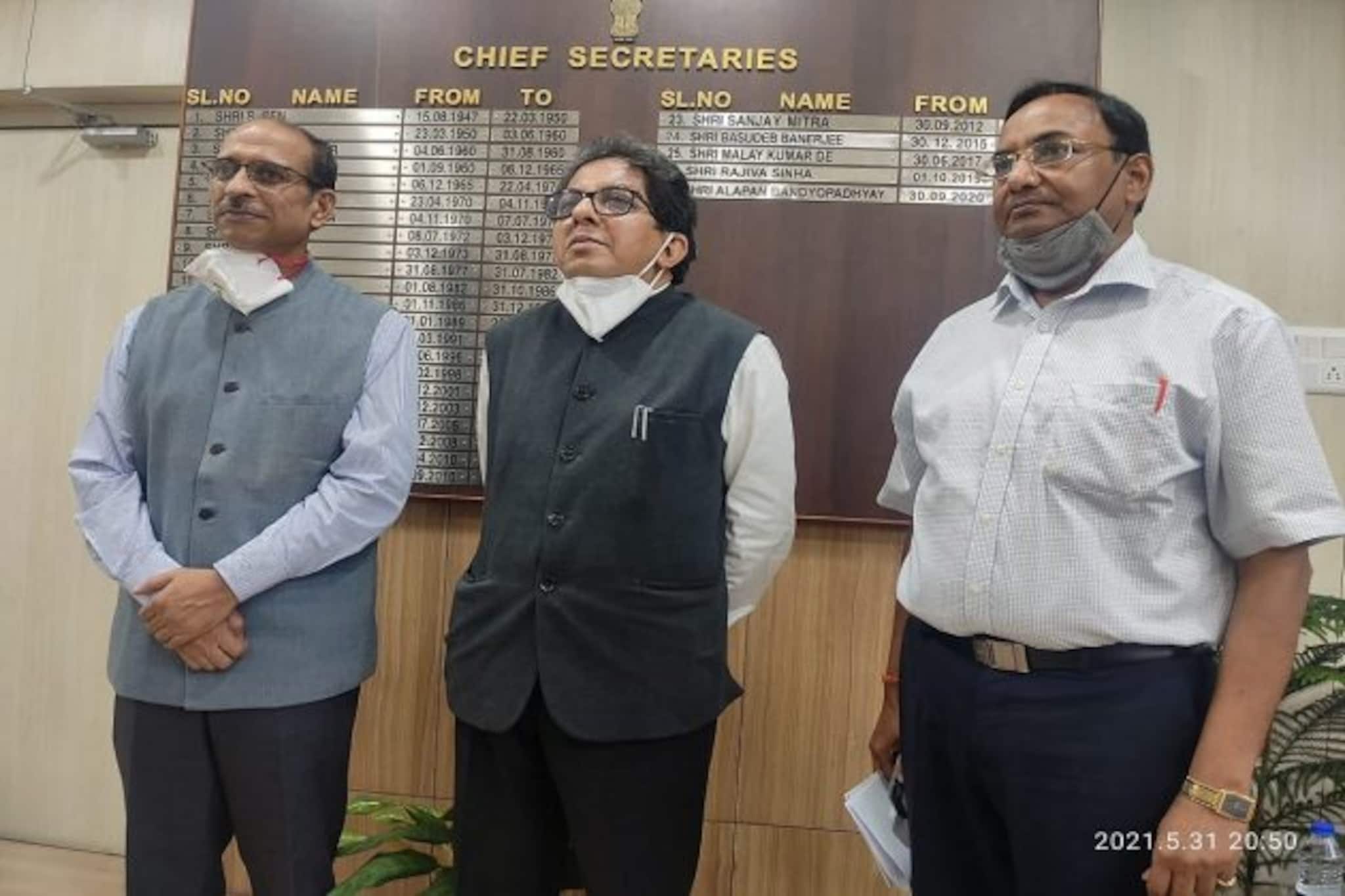 Alapan Bandopadhyay:  ঘরের ছেলে থাকল ঘরেই, আলাপনের সিদ্ধান্ত চোখে জল মুখে হাসি বাংলার অখ্যাত এক গ্রামের