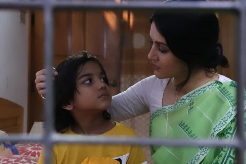 লকডাউন শুরুর কিছু আগে বাংলাদেশে গিয়ে আটকে পড়েন মিথিলা। গতবারেও লকডাউনে বাংলাদেশে আটকে ছিলেন সৃজিত-পত্নী মিথিলা। photo source Facebook 