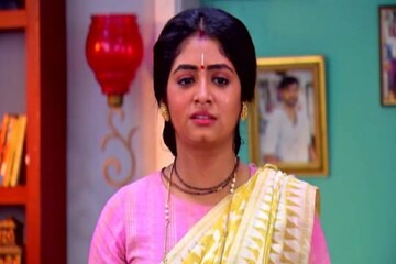 কৃষ্ণকলি-র ১০০০ পর্ব ! শিবাই কি তবে শ্যামার আসল ছেলে? ফের হারতে হবে অশোককে কৃষ্ণকলি-র ১০০০ পর্ব ! শিবাই কি তবে শ্যামার আসল ছেলে? ফের হারতে হবে অশোককে
