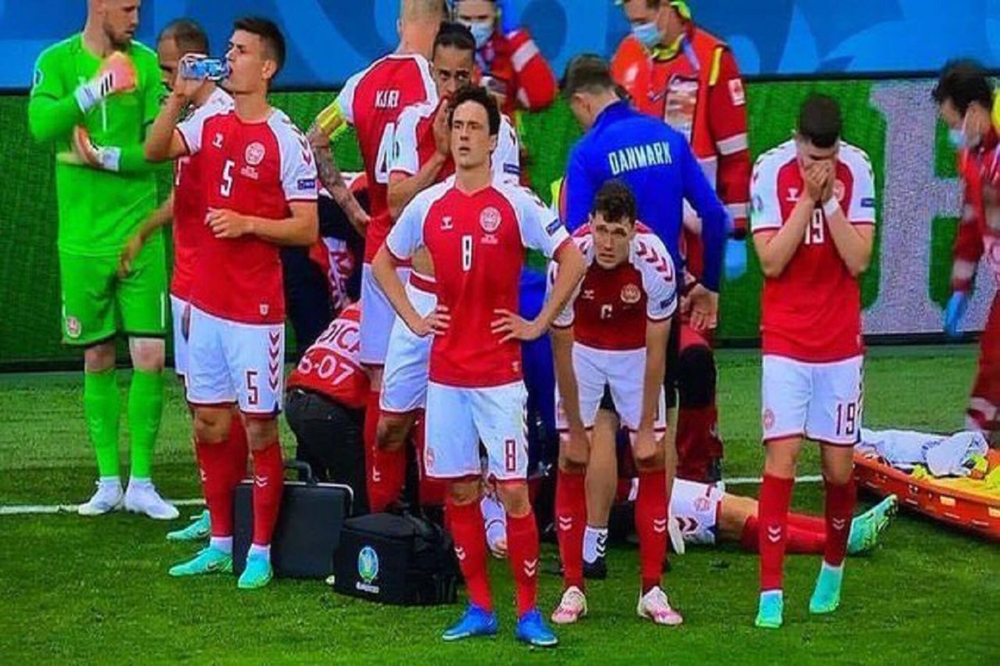 Euro 2020: Denmark vs Finland খেলার মধ্যেই মাঠে লুটিয়ে পড়লেন Christian Eriksen, দেখুন