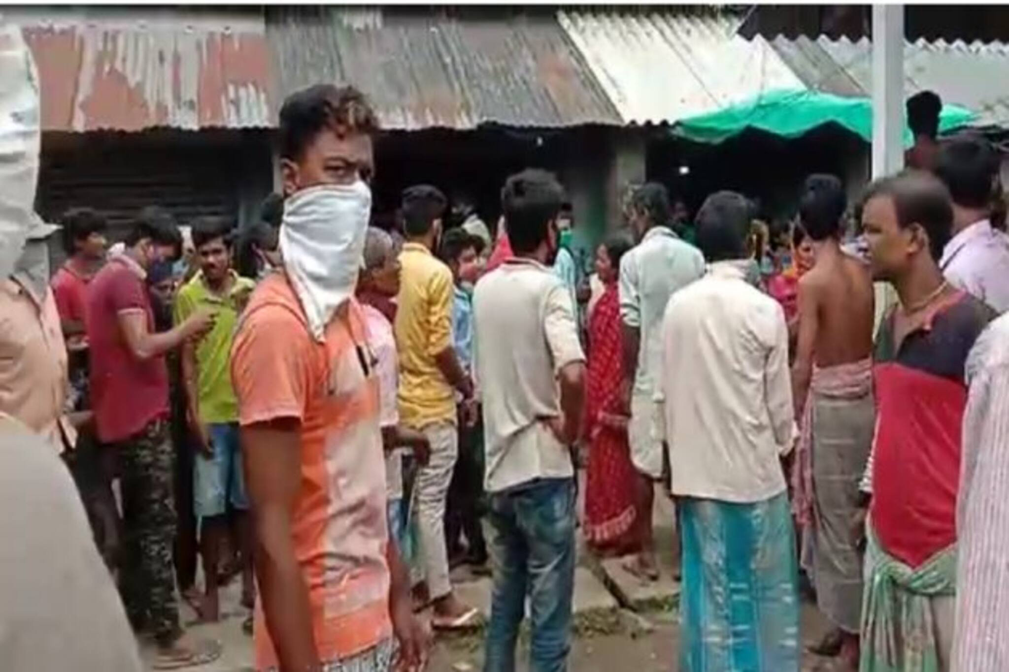 অসুস্থ সন্তানই বিড়ম্বনা! খেঁজুরিতে সন্তানের দেহ প্রকাশ্যে দু'টুকরো করল মা-ই!