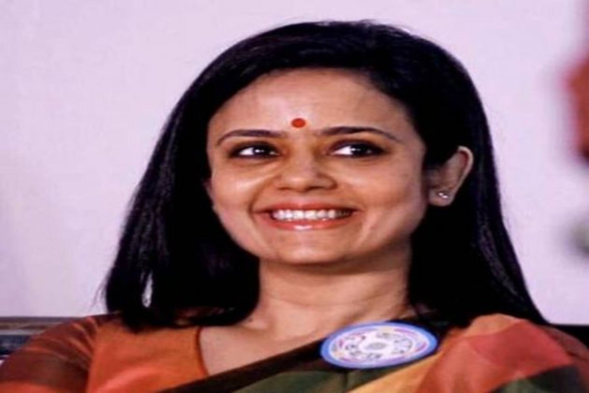 Mahua Moitra : এবার ম্যাগাজিনের কভার গার্ল! নতুন লুকে সাংসদ মহুয়া মৈত্র, দেখুন ফটোশ্যুটের ঝলক...