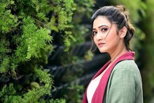 বন্ধুর সঙ্গে গোসাবায় ইয়াস-দুর্গতদের ত্রাণ বিলি সম্পূর্ণার
