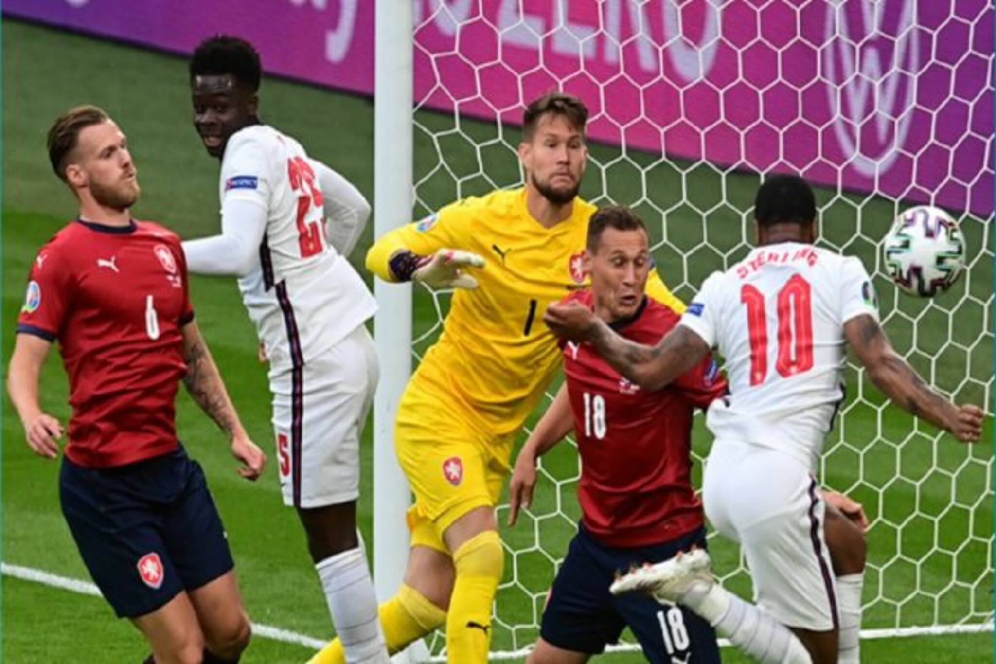 EURO 2020, England vs Czech Republic: স্টার্লিংয়ের গোলে চেক প্রজাতন্ত্রকে হারাল ইংল্যান্ড, গ্রুপে শীর্ষেই গ্যারেথ সাউথগেটের দল
