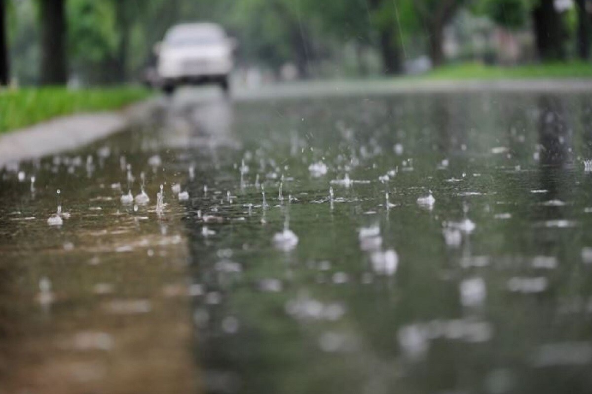 এছাড়া মৌসম বিভাগের আরও তরফে জানানো হয়েছে,আগামী কয়েকদিন বঙ্গোপসাগরে নিম্নচাপের জেরে ভারী বৃষ্টির স্বভাবনা রয়েছে পশ্চিমবঙ্গে ৷ এছাড়া ওড়িশা, বিহার ও ঝাড়খণ্ডে ২ দিন বৃষ্টির সম্ভাবনা রয়েছে ৷ এছাড়া মৌসম বিভাগের আরও তরফে জানানো হয়েছে,আগামী কয়েকদিন বঙ্গোপসাগরে নিম্নচাপের জেরে ভারী বৃষ্টির স্বভাবনা রয়েছে পশ্চিমবঙ্গে ৷ এছাড়া ওড়িশা, বিহার ও ঝাড়খণ্ডে ২ দিন বৃষ্টির সম্ভাবনা রয়েছে ৷