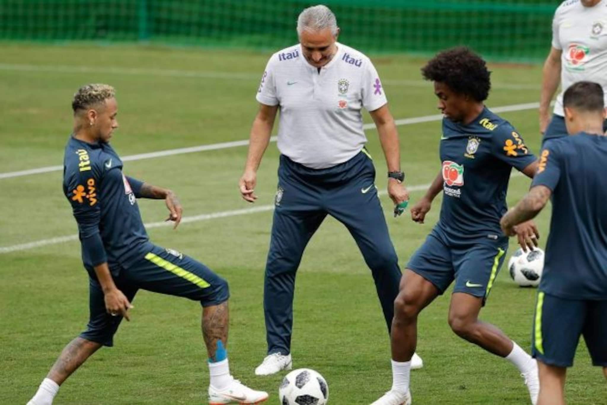 Copa America : ' জঘন্য মাঠ ' নিয়ে ব্যাপক চটেছেন ব্রাজিলের কোচ তিতে