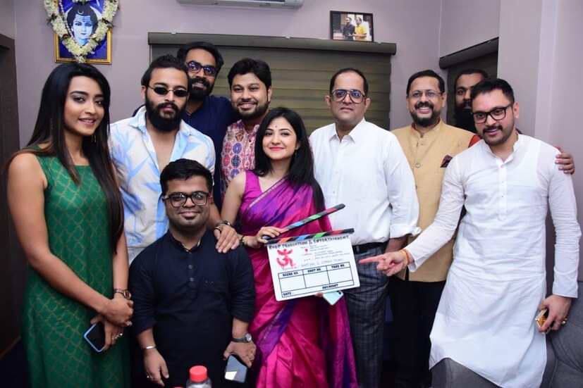 তৃতীয় সিরিজটির নাম 'সন্ধ্যে নামার পরে'। এই সিরিজটির পরিচালকও সৌম্যজিত আদক। অভিনয় করছেন অর্ণ মুখোপাধ্যায়, রানা বসু ঠাকুর, ঐশ্বর্য সেন। থ্রিলর এলিমেন্ট ছাড়াও এই গল্পে রয়েছে প্রেমের সমীকরণ।