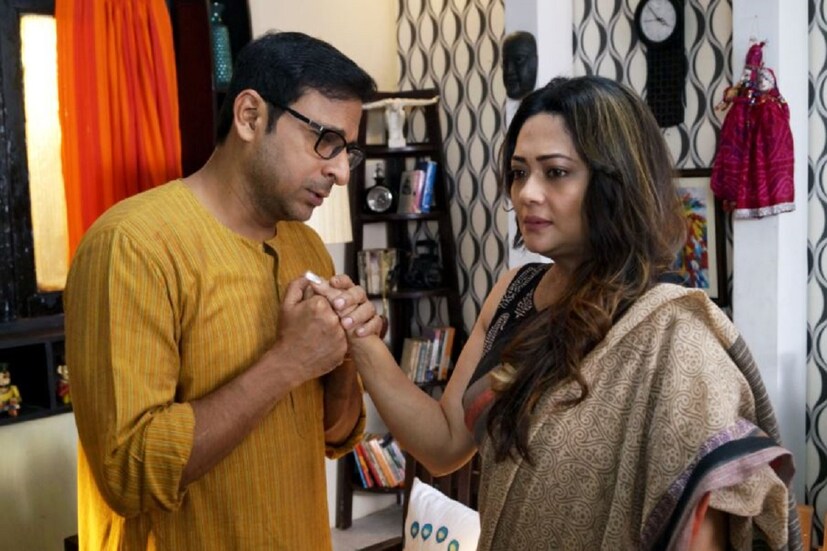 •নতুন ট্রেন্ড ott রিলিজ। সেই পথেই হাঁটলেন পরিচলক রোহন সেন। ক্লিক ডিজিটাল মাধ্যমে মুক্তি পেল দাদাসাহেব ফালকে পুরস্কার বিজয়ী ছবি 'এইভাবেই গল্প হোক'।