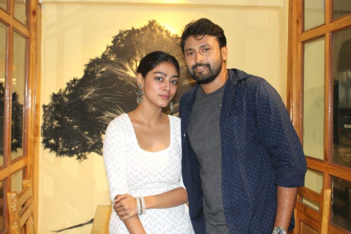 •'এইভাবেই গল্প হোক'-এ অভিনয় করেছেন শান্তিলাল মুখোপাধ্যায়, জয় সেনগুপ্ত, শাশ্বতী গুহঠাকুরতা ও বিবৃতি চট্টোপাধ্যায়। বিশেষ একটি ভূমিকায় দেখা যাবে রূপঞ্জনা মিত্রকে। •'এইভাবেই গল্প হোক'-এ অভিনয় করেছেন শান্তিলাল মুখোপাধ্যায়, জয় সেনগুপ্ত, শাশ্বতী গুহঠাকুরতা ও বিবৃতি চট্টোপাধ্যায়। বিশেষ একটি ভূমিকায় দেখা যাবে রূপঞ্জনা মিত্রকে।