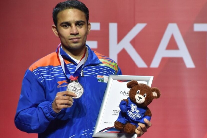 ২০০৭ সাল থেকে বক্সিং শুরু অমিতের। দাদা অজয়কে দেখেই তাঁর বক্সিং শুরু। ২০১৭ সালে এশিয়ান চ্যাম্পিয়নশিপে ব্রোঞ্জ ও পরের বছর কমনওয়েলথে রূপো জেতেন অমিত। তার পর থেকেই তাঁর কেরিয়ার গ্রাফ উর্ধ্বমুখী। 