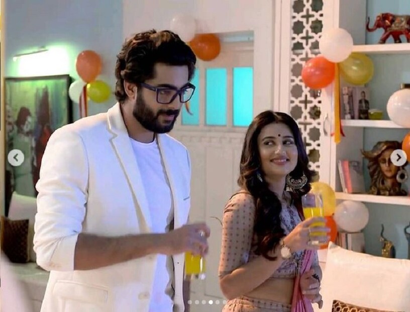 বাস্তবেই কি রাধিকা ও কর্ণ এতটাই ভালোবাসেন একে অপরকে? নাকি তাঁদের সম্পর্ক একেবারে অন্য পথে হাঁটে। photo source Instagram