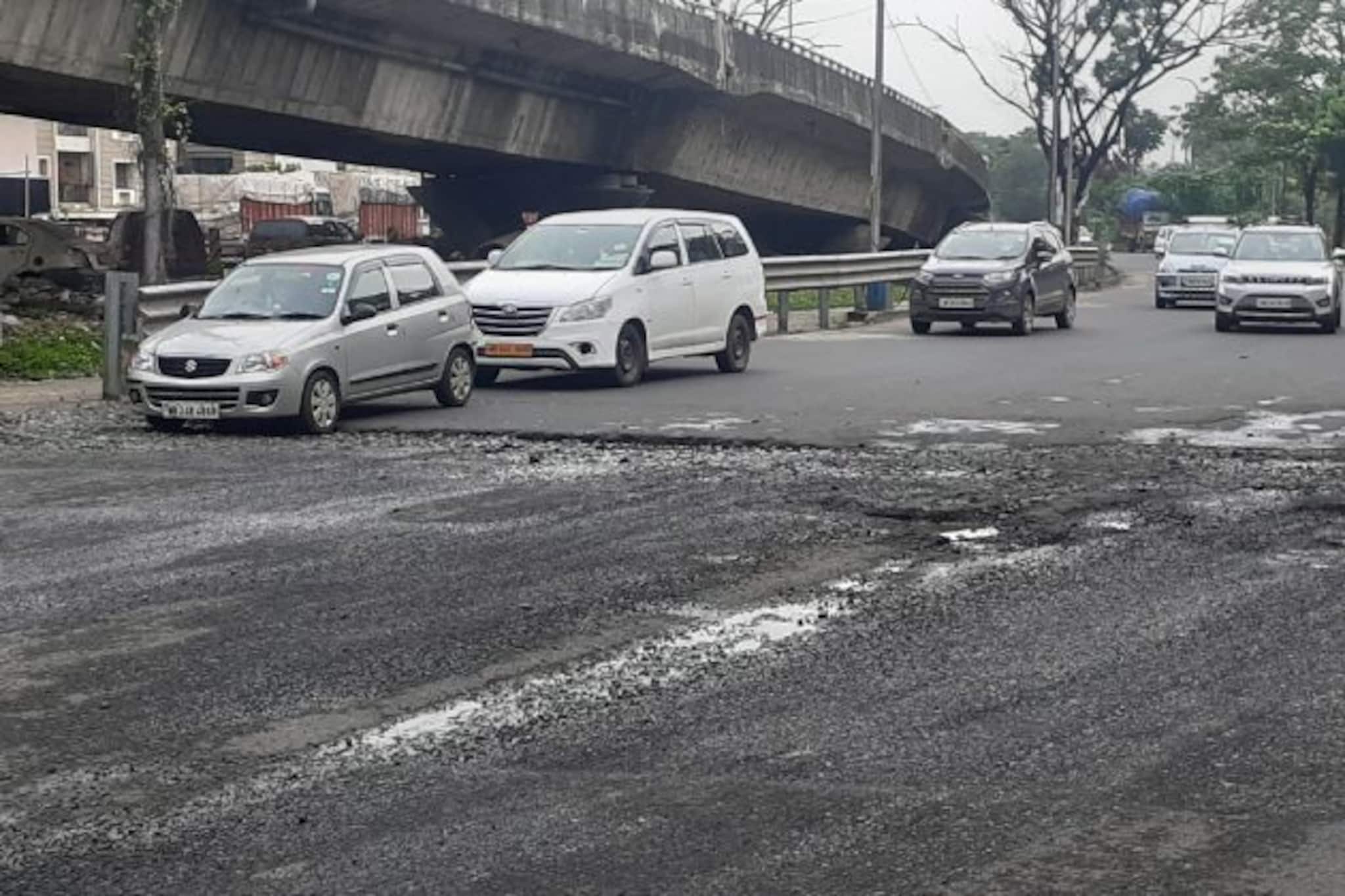 ক'দিনের বৃষ্টিতেই বেহাল বেলঘড়িয়া এক্সপ্রেসওয়ে, প্রতিদিন ঘটছে দুর্ঘটনা