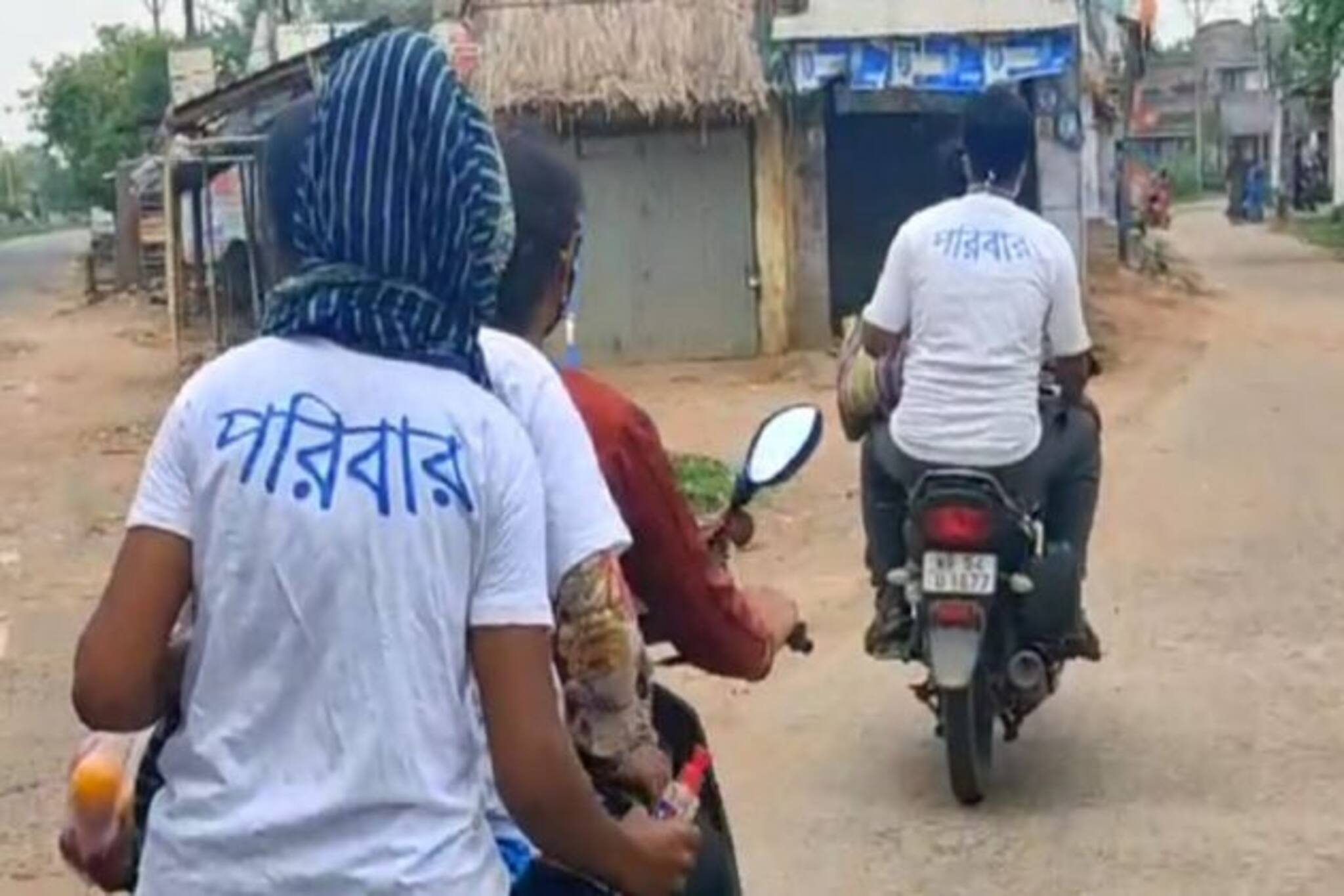 বাইক থেকে স্কুটি ছুটছে হোম আইসোলেশনে থাকা করোনা রোগীদের পেট ভরাতে