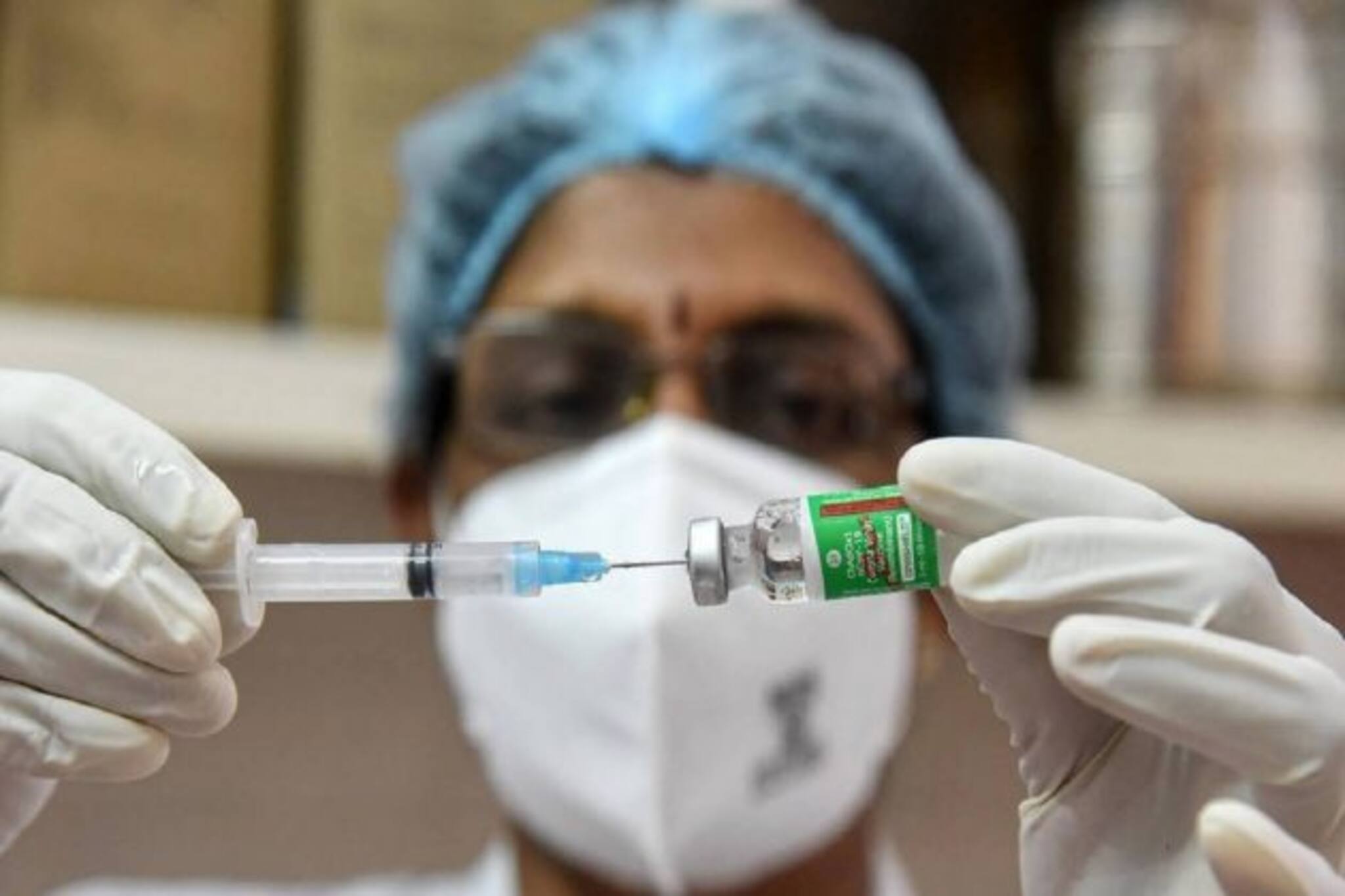 Covid Vaccine: করোনা থেকে সেরে ওঠার পর ৩ মাস পর্যন্ত কেন টিকা নেওয়ার দরকার নেই, জানুন বিশদে!