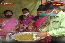 কমিউনিটি কিচেনের মাধ্যমে মানুষের পাশে দাঁড়ালেন কৃষ্ণনগরের প্রাক্তন কাউন্সিলর রী কমিউনিটি কিচেনের মাধ্যমে মানুষের পাশে দাঁড়ালেন কৃষ্ণনগরের প্রাক্তন কাউন্সিলর রী