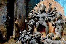 করোনা আতঙ্কে মন্দা কলকাতার পুজোর বাজার,বিদেশে প্রতিমা পাঠিয়ে আয়ের আশা শিল্পীদে