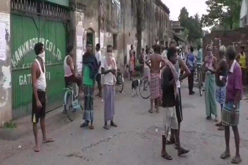 ব্যারাকপুরের পুর এলাকার মুখ্য প্রশাসক উত্তম দাস জানিয়েছেন, এই সাতদিন বাজার, শপিং মল বন্ধ রেখে সংক্রমণের শৃঙ্খল ভাঙা হবে। তাঁর মতে, বাজার থেকে সংক্রমণ ছড়াচ্ছে বেশি। তাই বাজার বন্ধ রাখা জরুরি।