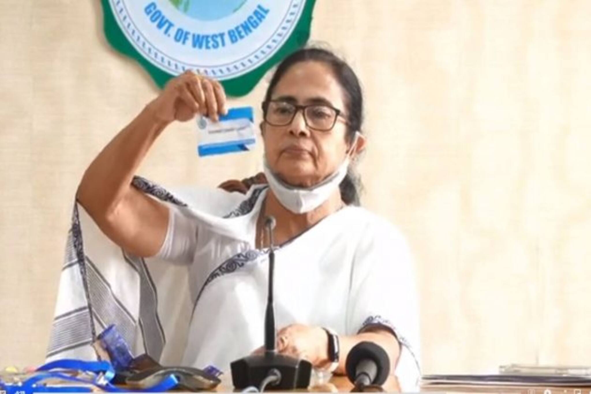 Student credit card: প্রতিশ্রুতি রক্ষা মুখ্যমন্ত্রীর, আরও ১৭০ জন পড়ুয়াকে স্টুডেন্ট ক্রেডিট কার্ড