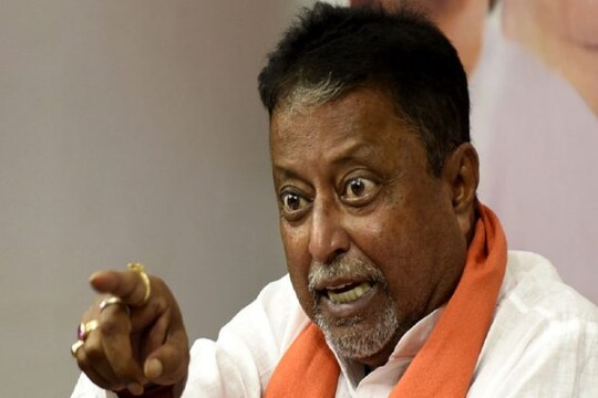 গন্তব্যে মুকুল