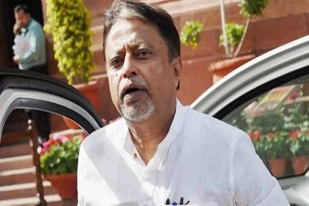 এ বিষয়ে যাবতীয় প্রস্তুতি সাড়া হয়ে গিয়েছে। এখন ব্রেন ডেথ (Brain Death) হওয়া এমন ফুসফুস দাতার খোঁজ চলছে। তা পেলেই পরবর্তী সিদ্ধান্ত নেওয়া হবে। এ বিষয়ে যাবতীয় প্রস্তুতি সাড়া হয়ে গিয়েছে। এখন ব্রেন ডেথ (Brain Death) হওয়া এমন ফুসফুস দাতার খোঁজ চলছে। তা পেলেই পরবর্তী সিদ্ধান্ত নেওয়া হবে।