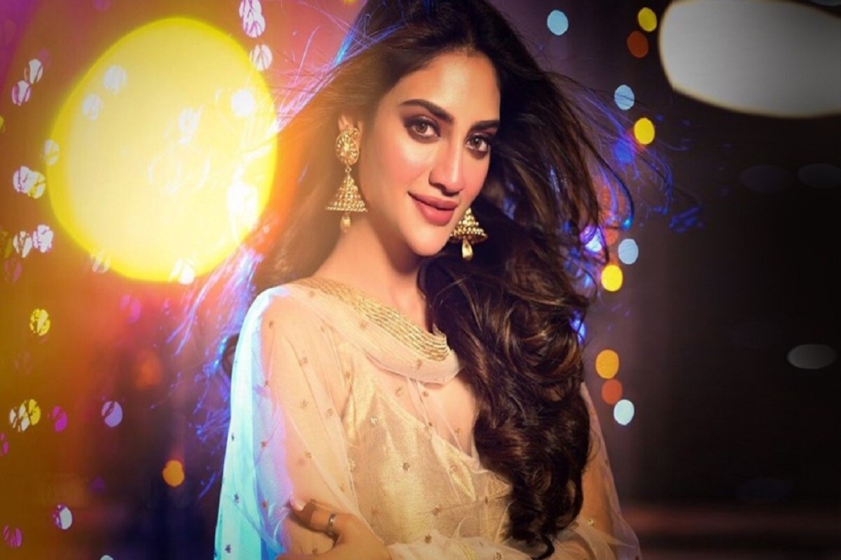*যদিও সম্প্রতি যশের সঙ্গেই যে তিনি ডেট করছেন, তা স্বীকার করে নিয়েছেন নায়িকা। সম্প্রতি নিজেদের সম্পর্কে ইনস্টাগ্রামে স্টেটাসে সেখা গিয়েছে তার প্রতিফলন। সূত্রের খবর এখন বেশিরভাগ সময়টাই একসঙ্গে কাটাচ্ছেন তাঁরা। ছবিঃ ইনস্টাগ্রাম। *যদিও সম্প্রতি যশের সঙ্গেই যে তিনি ডেট করছেন, তা স্বীকার করে নিয়েছেন নায়িকা। সম্প্রতি নিজেদের সম্পর্কে ইনস্টাগ্রামে স্টেটাসে সেখা গিয়েছে তার প্রতিফলন। সূত্রের খবর এখন বেশিরভাগ সময়টাই একসঙ্গে কাটাচ্ছেন তাঁরা। ছবিঃ ইনস্টাগ্রাম।