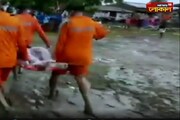 পেটুয়াঘাট মৎস্য বন্দর সংলগ্ন এলাকায়ত্রাণ সামগ্রী বিতরণ করল স্বেচ্ছাসেবী সংস্থা