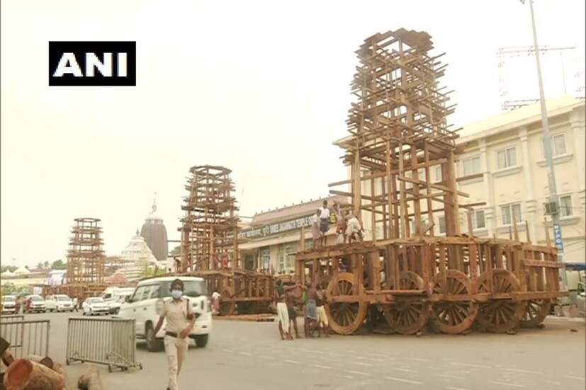 আবারও করোনাভাইরাসের কোপ পুরীর রথযাত্রা (Puri Rath Yatra) অনুষ্ঠানে। দ্বিতীয় ঢেউয়ের ধাক্কায় (Coronavirus Second Wave) গতবছরের মত এবছরও রথযাত্রার অনুষ্ঠান হবে ভক্তদের ছাড়াই। বাড়তে থাকা সংক্রমণের (Covid-19) কথা মাথায় রেখে চলতি বছরের রথযাত্রা অনুষ্ঠানে একাধিক বিধিনিষেধ (Corona Protocol) জারি করা হয়েছে। কর্তৃপক্ষের তরফে জানানো হয়েছে, পুরীর রথযাত্রায় এবছর অংশগ্রহণ করতে পারবেন কেবলমাত্র সেবাইতরা। ভক্তসমাগমের উপর নিষেধাজ্ঞা জারি থাকছে।