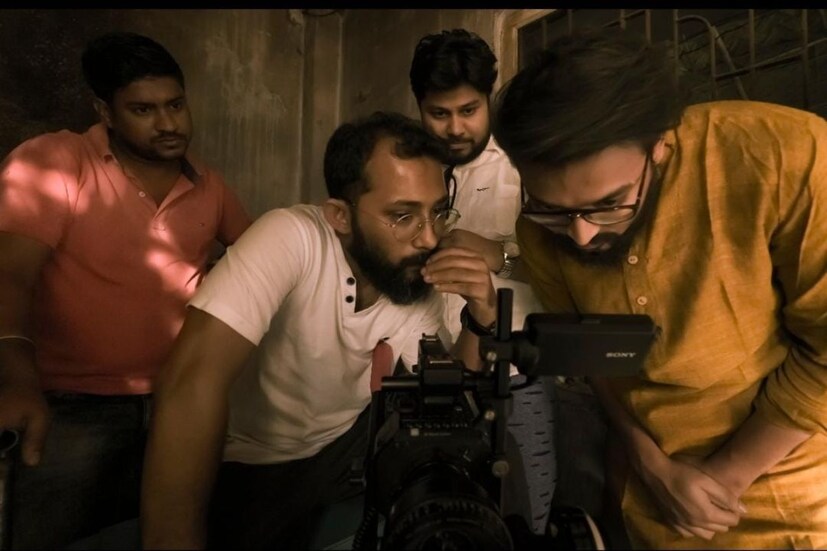 ছবিতে ভাই এর চরিত্রে অভিনয় করেছেন হৃশু মণ্ডল। ছবির পরিচালক সৌম্যজিত আদকের কথায় 'ছবিটি অনেকগুলি চলচ্চিত্র উৎসবে পুরস্কার পেয়েছে। জীবনের এক অন্যধারার ছবি এই 'ক্যানভাস'। আশা করছি দর্শকের ভাল লাগবে&quot;।
