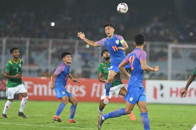 ভারতের জার্সিতে ১১৫টি আন্তর্জাতিক ম্যাচ খেলে ৭২টি গোল করেছেন সুনীল। আন্তর্জাতিক মঞ্চে কোনও দেশের হয়ে সুনীল এখন দ্বিতীয় সর্বোচ্চ গোলদাতা। প্রথম রোনাল্ডো। সুনীলের মতো তারকাকে নিয়ে যে কোনও বিপক্ষেরই চিন্তায় থাকাটা স্বাভাবিক।