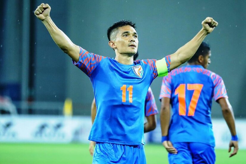 বাংলাদেশের বিরুদ্ধে ম্যাচ মানেই সুনীল যেন আরও বেশি ভয়ঙ্কর। ২০০৭ সালে দিল্লিতে নেহরু কাপে বাংলাদেশের বিরুদ্ধে প্রথম খেলেছিলেন সুনীল। সেবার বাইচুং ভুটিয়ার গোলে বাংলাদেশ ভারতের কাছে হারে। সুনীল তখন তরুণ স্ট্রাইকার। তবে সেদিন নিজের জাত চিনিয়েছিলেন তিনি। এর পর ২০১৩ সালে নেপালের কাঠমান্ডু সাফ চ্যাম্পিয়নশিপে সুনীলের গোলের জন্যই বাংলাদেশ জিততে পারেনি। ওই ম্যাচে আতিকুর রহমানের গোলে ১-০ গোলে এগিয়ে ছিল বাংলাদেশ। ম্যাচের প্রায় শেষলগ্নে বাংলাদেশের বক্সের বাইরে থেকে নেওয়া ফ্রি-কিকে গোল করেন সুনীল। ম্যাচ ড্র। 